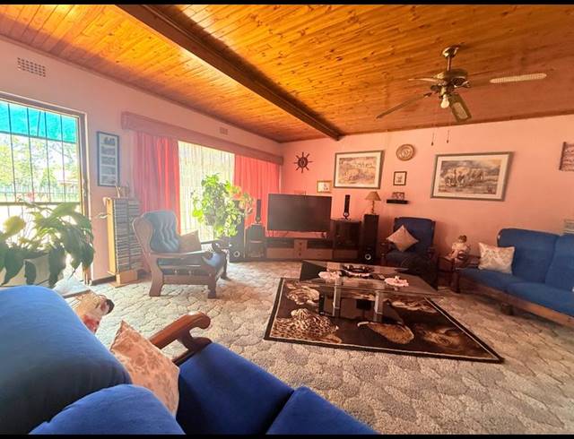 3 BEDROOM HOUSE FOR SALE IN VANDERBIJLPARK CW 4